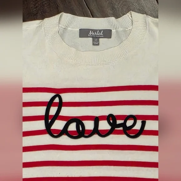 Marled-Red & White Striped- Crew Neck Sweater-"Love" Embroidered In Black- XS 🚢 - Picture 2 of 6